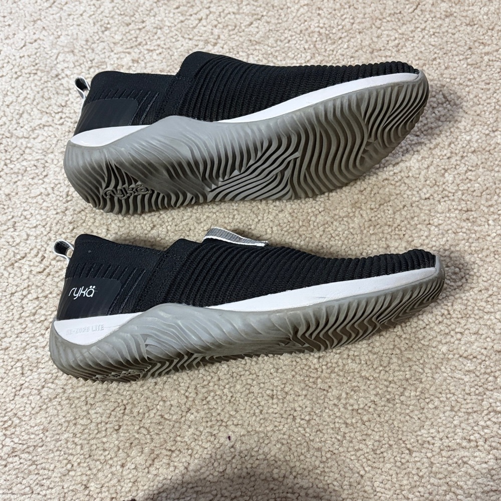 Women’s Black and Gray Slip-On Ryka’s - Picture 4 of 6